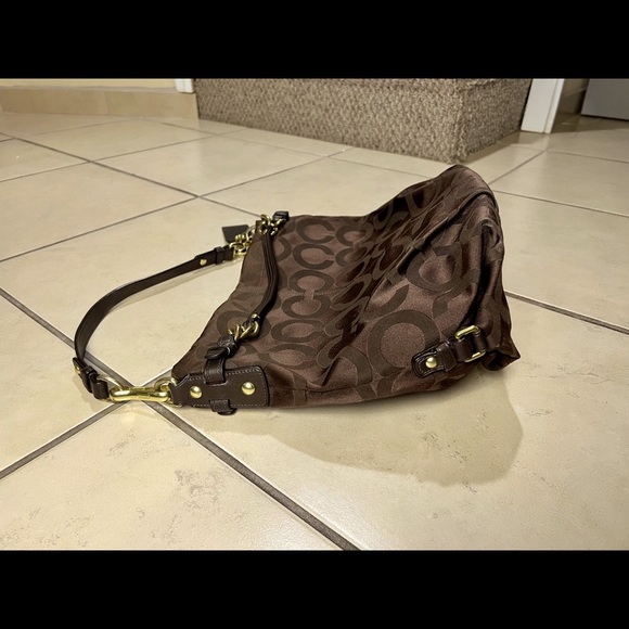 Beautiful brown signature print Coach pocketbook (authentic) - Picture 8 of 9